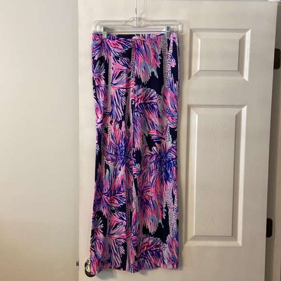 Lilly Pulitzer Pants - Lily Pulitzer Pants size XS excellent condition inseam 32” beautiful